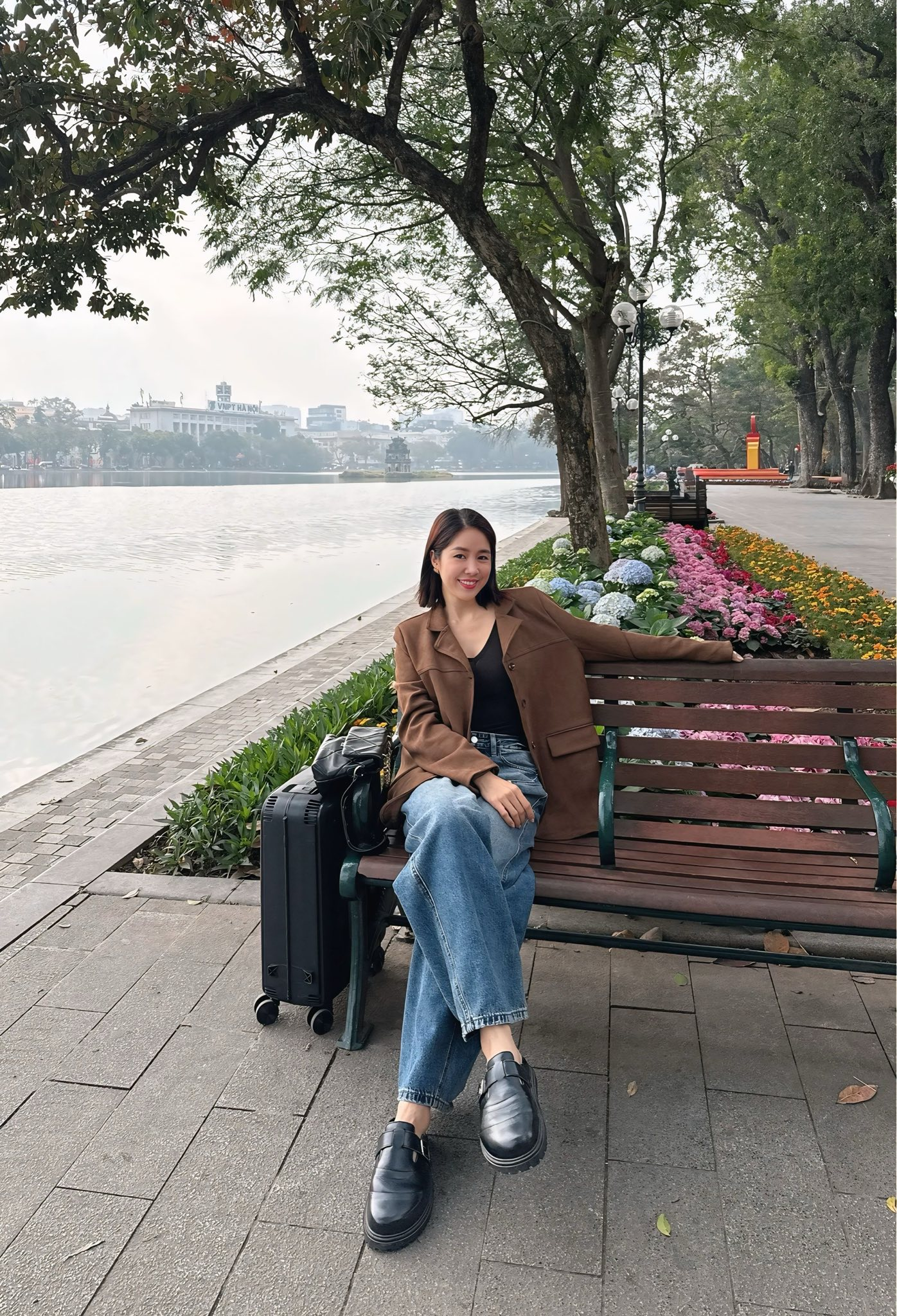 Ch&iacute;nh thất trong "B&oacute;ng ma hạnh ph&uacute;c": Ngo&agrave;i đời "l&atilde;o h&oacute;a ngược", tuổi 40 vẫn sang chảnh, c&aacute; t&iacute;nh kh&oacute; rời mắt- Ảnh 17.