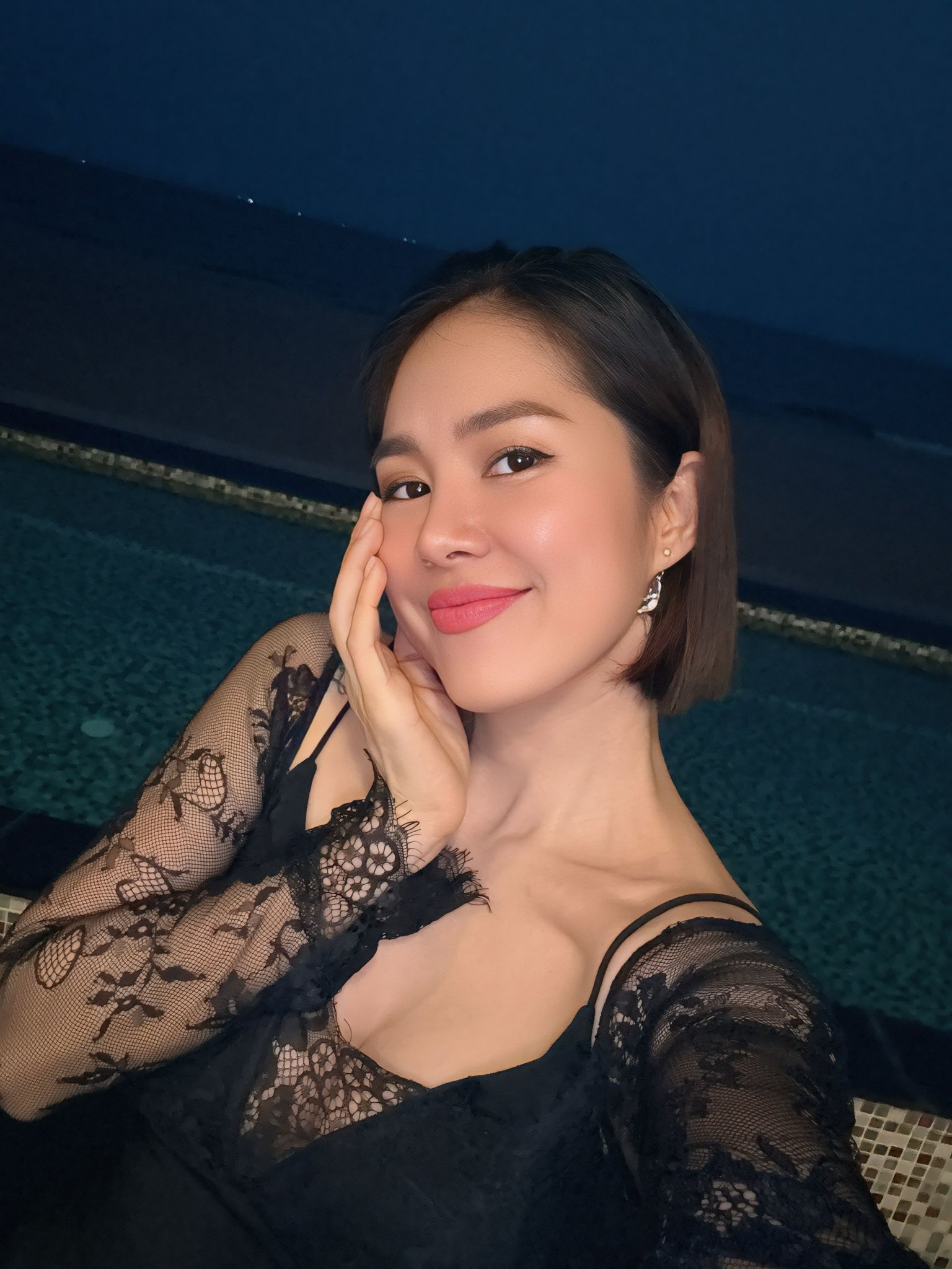 Ch&iacute;nh thất trong "B&oacute;ng ma hạnh ph&uacute;c": Ngo&agrave;i đời "l&atilde;o h&oacute;a ngược", tuổi 40 vẫn sang chảnh, c&aacute; t&iacute;nh kh&oacute; rời mắt- Ảnh 11.