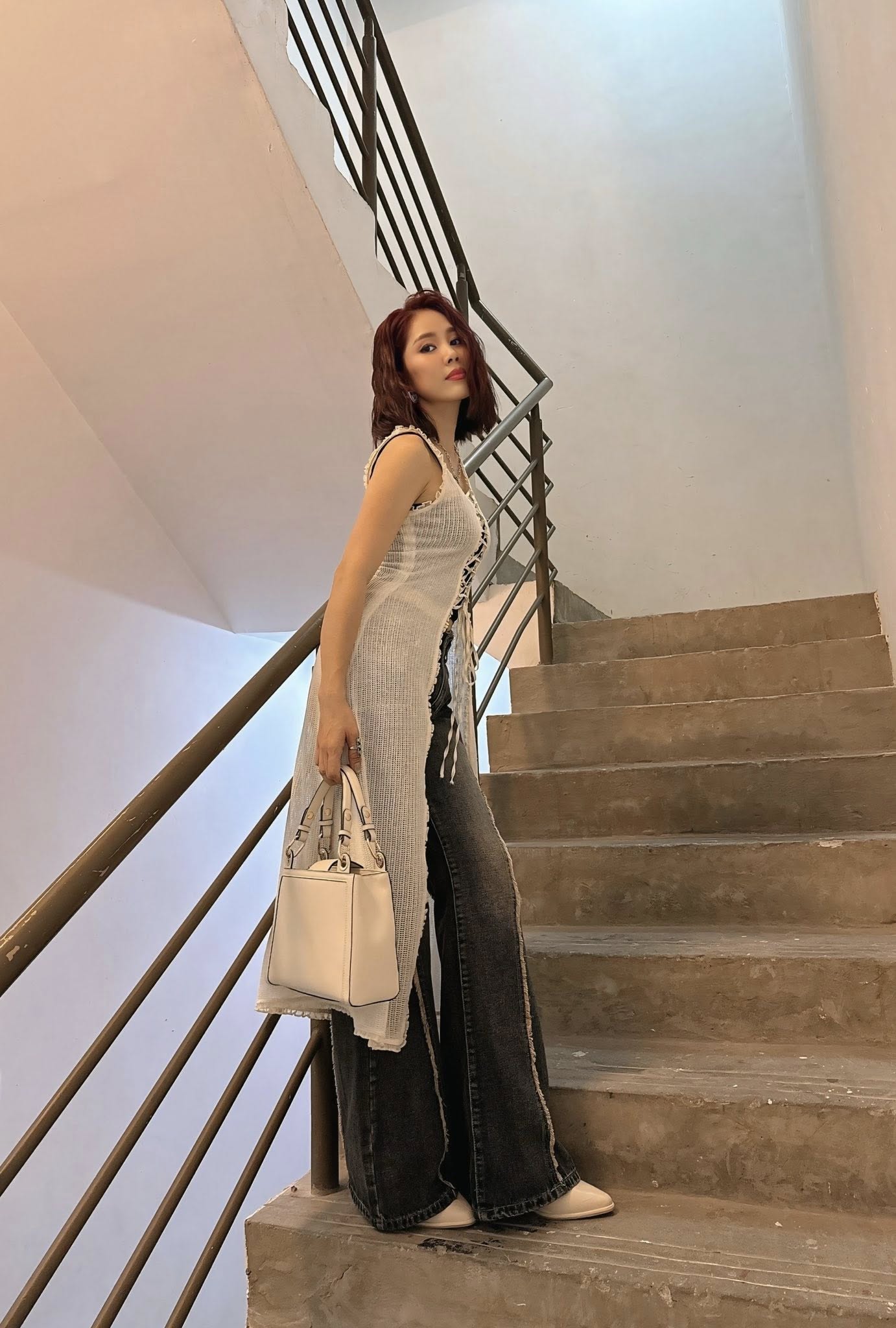 Ch&iacute;nh thất trong "B&oacute;ng ma hạnh ph&uacute;c": Ngo&agrave;i đời "l&atilde;o h&oacute;a ngược", tuổi 40 vẫn sang chảnh, c&aacute; t&iacute;nh kh&oacute; rời mắt- Ảnh 14.