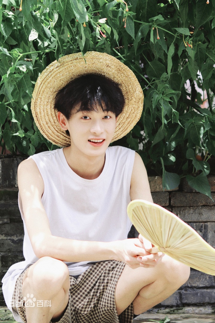 Nam diễn vi&ecirc;n sinh năm 1999 bị đột quỵ nhồi m&aacute;u n&atilde;o v&igrave; thức khuya, t&igrave;nh trạng liệt mặt v&agrave; chỉ c&ograve;n 30 kg hiện tại g&acirc;y x&oacute;t xa- Ảnh 1.