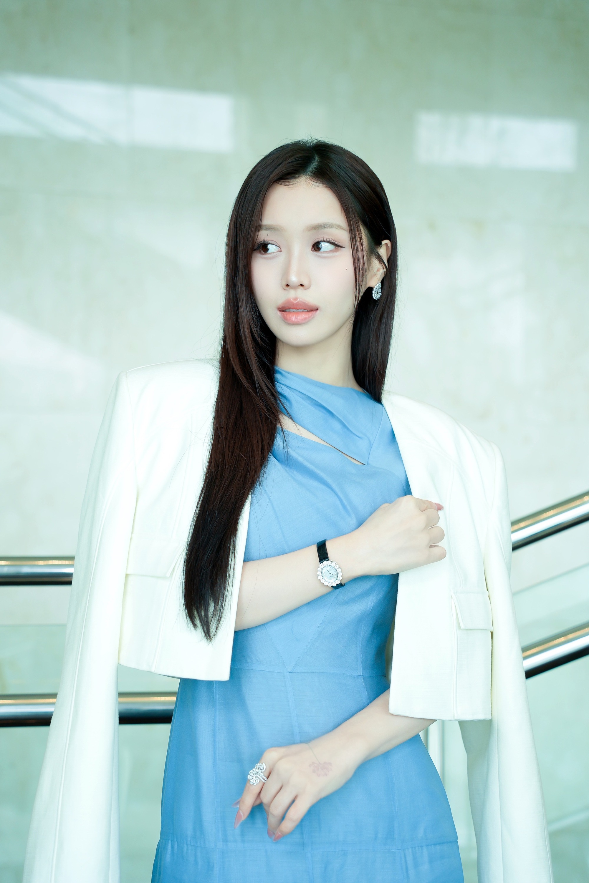 Tổng thống H&agrave;n Quốc ch&uacute;c mừng Han Sara- Ảnh 1.