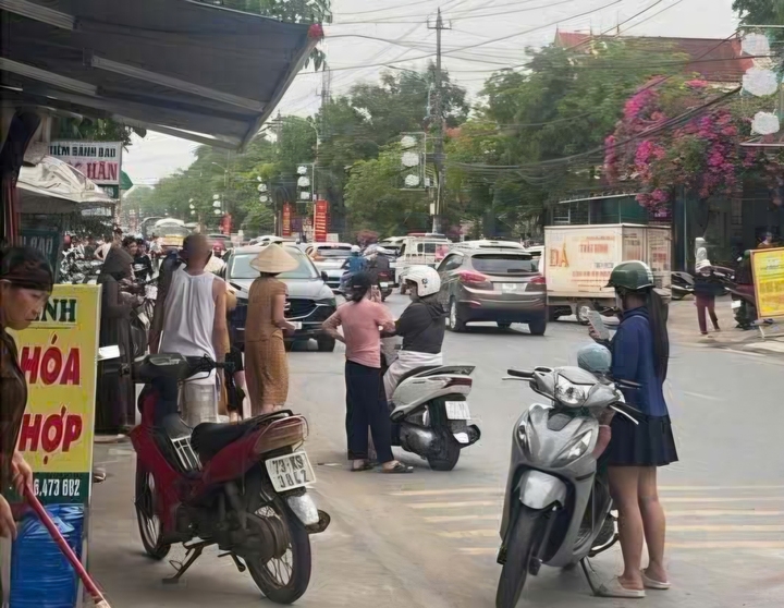 Điều tra nguy&ecirc;n nh&acirc;n người phụ nữ 60 tuổi chết bất thường trong nh&agrave; ở Quảng Trị- Ảnh 1.