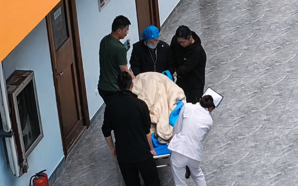 Hải Ph&ograve;ng: 1 phụ nữ 35 tuổi bị tr&oacute;c da như "cua lột" v&igrave; th&oacute;i quen d&ugrave;ng thuốc cực kỳ phổ biến - Ảnh 2.