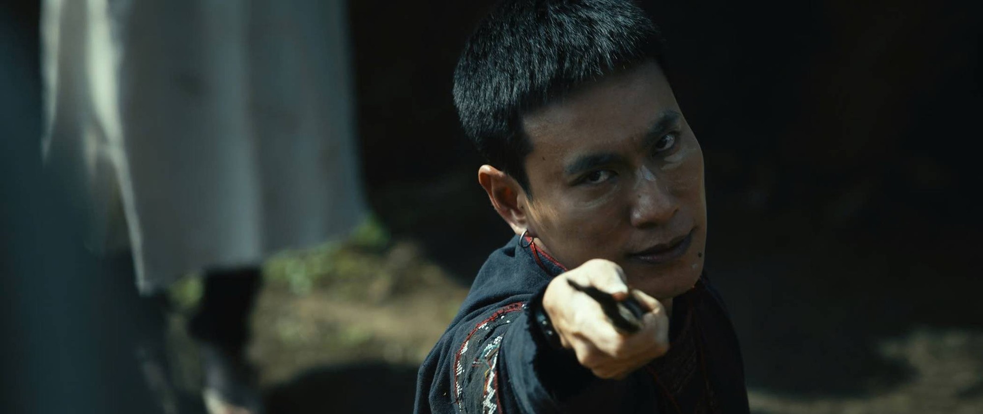 Ph&iacute; Ph&ocirc;ng: Quỷ M&aacute;u Rừng Thi&ecirc;ng vượt mốc 100 tỷ thần tốc, đem hết kỷ lục ph&ograve;ng v&eacute; lại đ&acirc;y!- Ảnh 3.