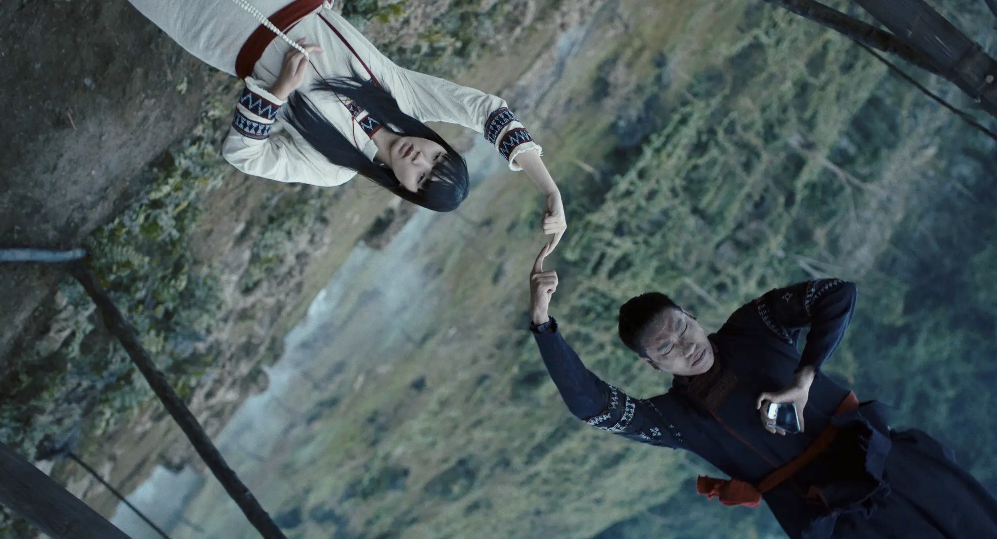 Ph&iacute; Ph&ocirc;ng: Quỷ M&aacute;u Rừng Thi&ecirc;ng vượt mốc 100 tỷ thần tốc, đem hết kỷ lục ph&ograve;ng v&eacute; lại đ&acirc;y!- Ảnh 8.