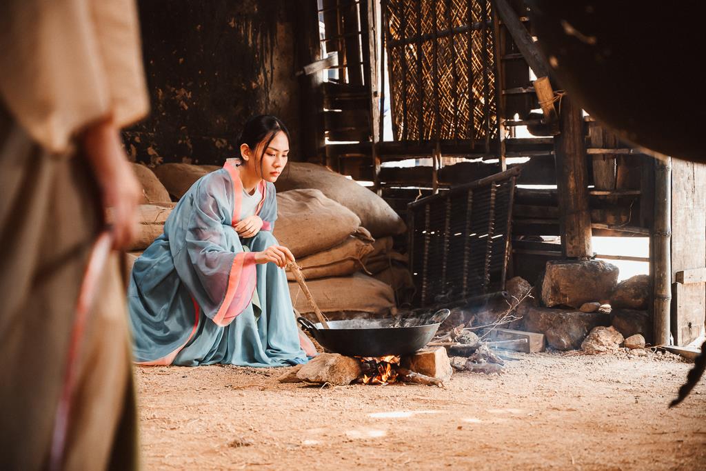 &ldquo;Tr&ugrave;m S&ograve;&rdquo; ghi điểm với chất h&agrave;i duy&ecirc;n d&aacute;ng, dễ xem dịp lễ 30/4 - Ảnh 4.