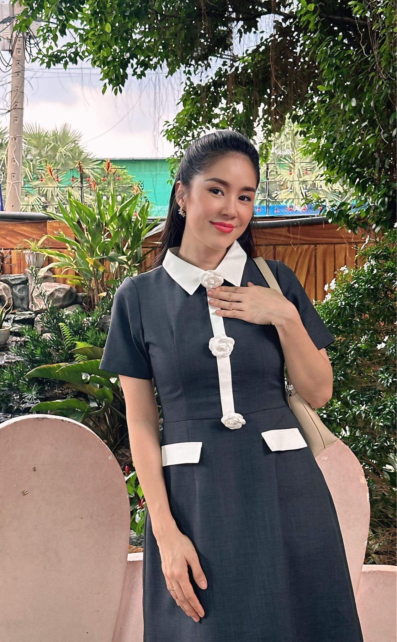 Ch&iacute;nh thất trong "B&oacute;ng ma hạnh ph&uacute;c": Ngo&agrave;i đời "l&atilde;o h&oacute;a ngược", tuổi 40 vẫn sang chảnh, c&aacute; t&iacute;nh kh&oacute; rời mắt- Ảnh 2.