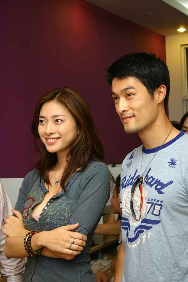 "Người y&ecirc;u Johnny Tr&iacute; Nguyễn": K&eacute;m nam diễn vi&ecirc;n 24 tuổi, được b&aacute;o Trung ca ngợi l&agrave; nữ thần- Ảnh 3.