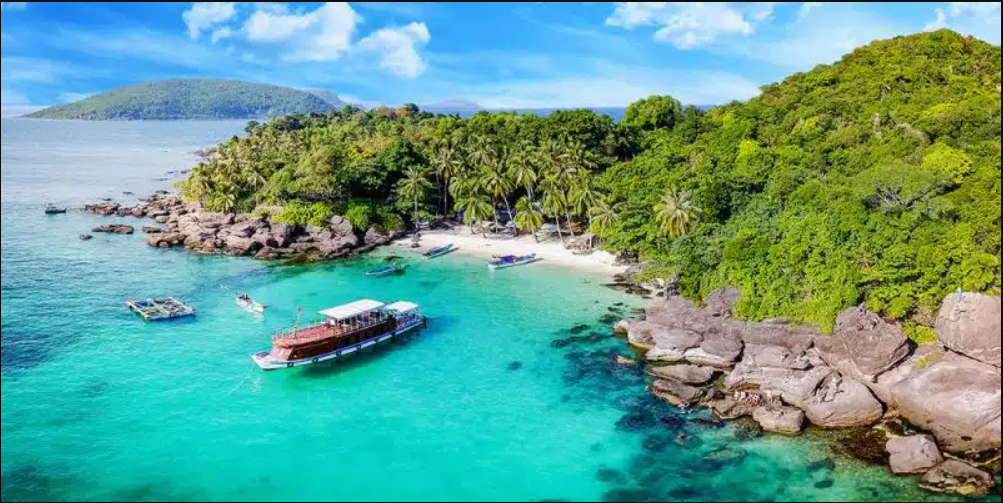 Kh&ocirc;ng phải Ph&uacute; Quốc, Việt Nam c&oacute; một nơi vừa v&agrave;o top 7 điểm trải nghiệm r&ugrave;a biển nổi bật nhất thế giới- Ảnh 4.