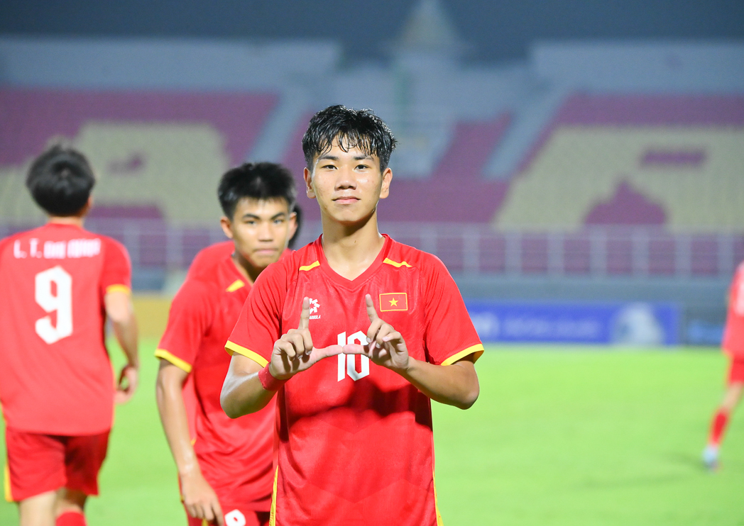 U17 Việt Nam dưới thời HLV Cristiano Roland lập kỷ lục với 15 trận bất bại, chạy đ&agrave; cho giấc mơ World Cup 2026- Ảnh 2.