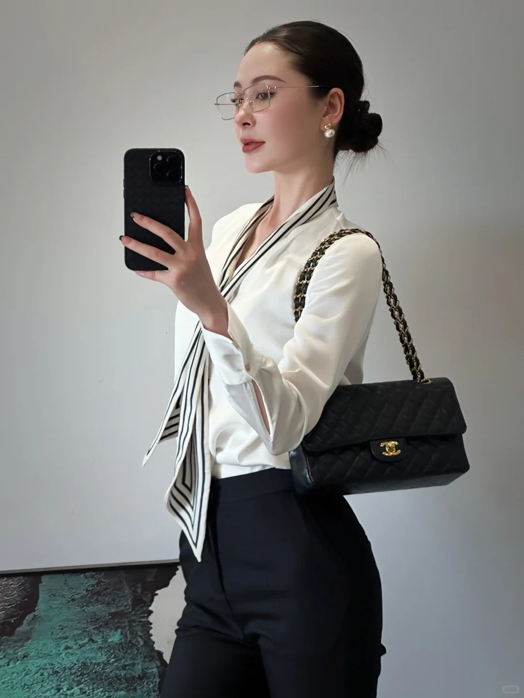 8 giờ ở c&ocirc;ng sở, chăm da kiểu n&agrave;y để lu&ocirc;n tươi tắn, kh&ocirc;ng lo xuống sắc giữa ng&agrave;y - Ảnh 3.