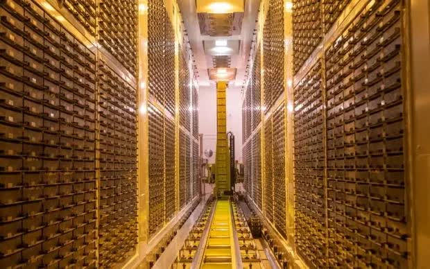 Dữ liệu y tế của 500.000 người Anh bị rao b&aacute;n tr&ecirc;n nền tảng Trung Quốc - Ảnh 1.