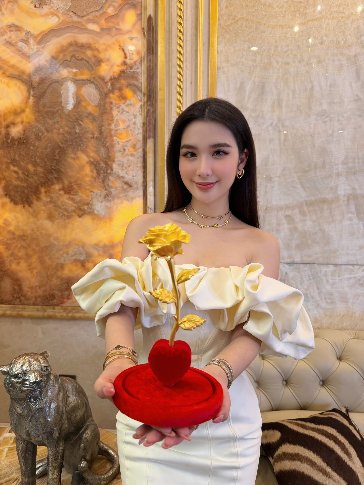 Mỹ nh&acirc;n Việt xuất hiện c&ugrave;ng mẹ của b&aacute;c sĩ thẩm mỹ, lộ th&ecirc;m th&ocirc;ng tin b&eacute; trai vừa c&ocirc;ng khai- Ảnh 9.