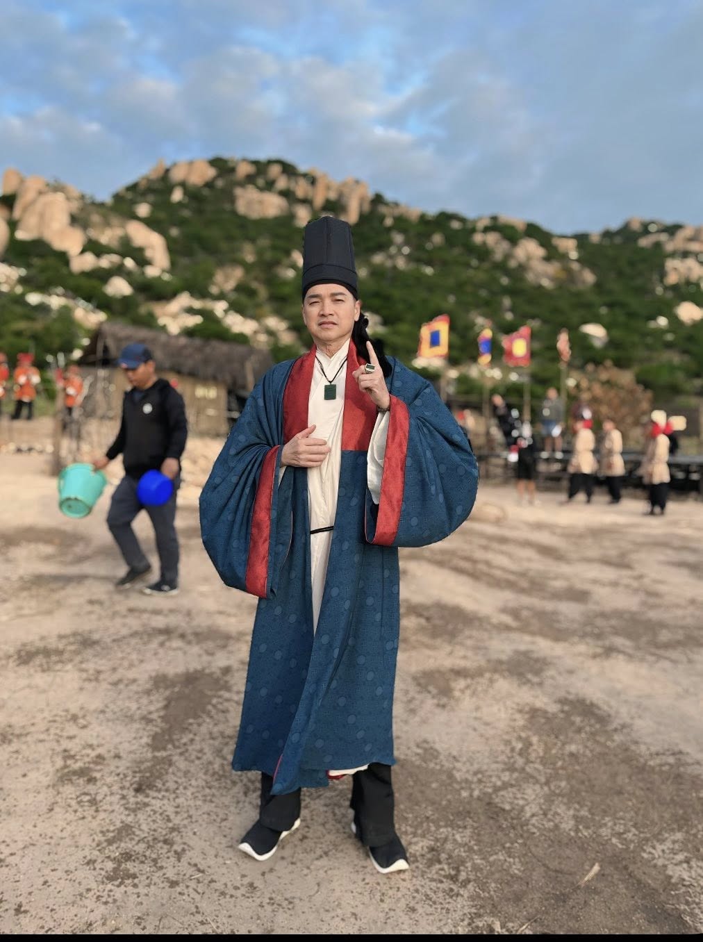 Nam nghệ sĩ Việt U70 th&ocirc;ng b&aacute;o đăng k&yacute; kết h&ocirc;n với người mẫu k&eacute;m 37 tuổi đ&atilde; c&oacute; con ri&ecirc;ng, tuy&ecirc;n bố kh&ocirc;ng cần đ&aacute;m cưới- Ảnh 3.