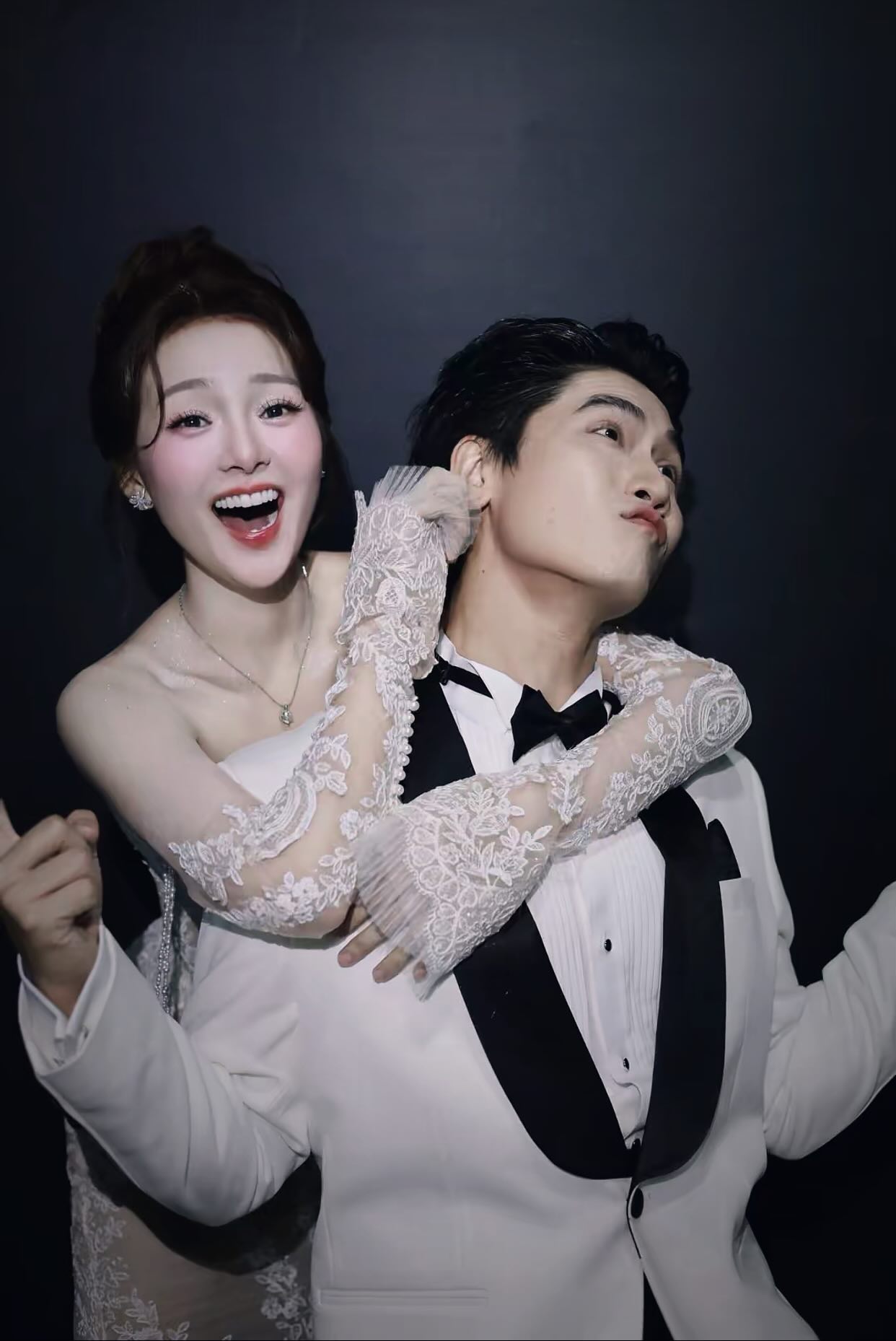 Cặp đ&ocirc;i phim giả t&igrave;nh thật được cả Vbiz đẩy thuyền: Đồng nghiệp gọi l&agrave; "vợ chồng", nh&agrave; trai n&oacute;i 1 c&acirc;u lộ hint hẹn h&ograve;- Ảnh 14.