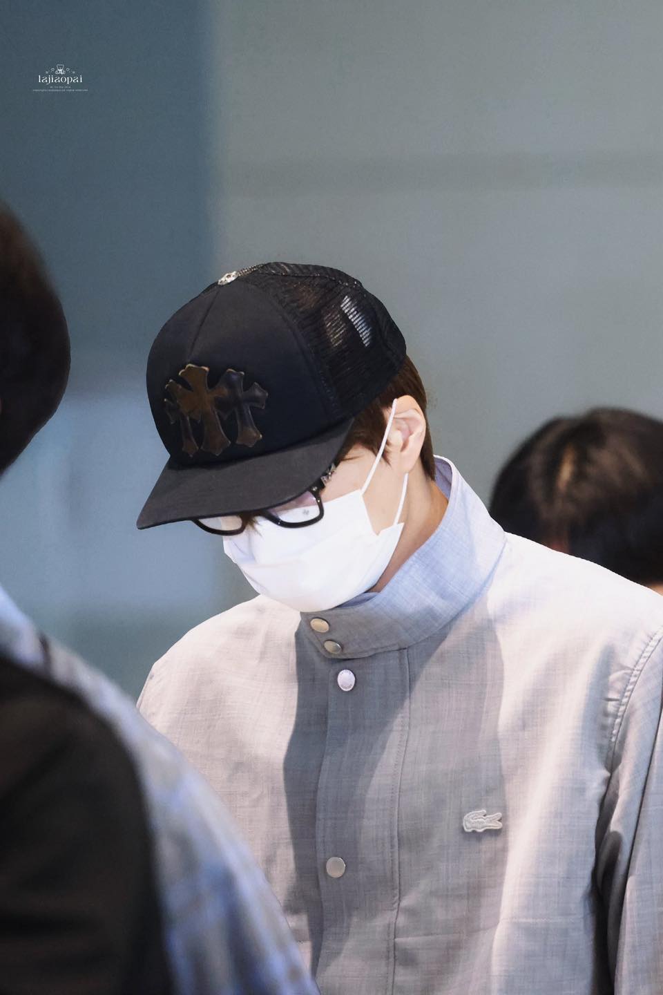 EXO lần đầu đổ bộ Việt Nam l&agrave;m concert: Mải m&ecirc; "say hi" khiến fan m&ecirc; qu&ecirc;n lối về!- Ảnh 5.