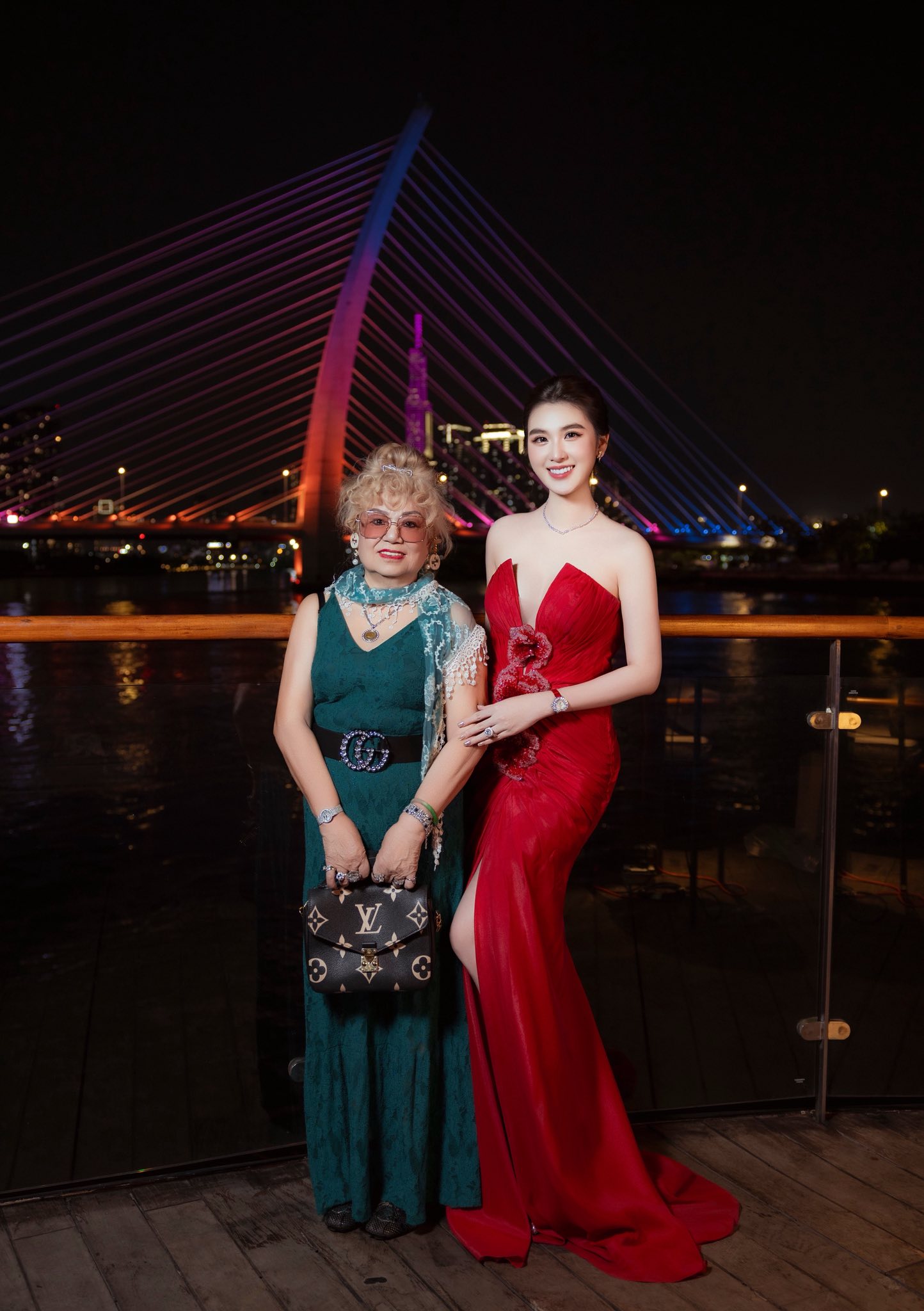 Mỹ nh&acirc;n Việt xuất hiện c&ugrave;ng mẹ của b&aacute;c sĩ thẩm mỹ, lộ th&ecirc;m th&ocirc;ng tin b&eacute; trai vừa c&ocirc;ng khai- Ảnh 2.