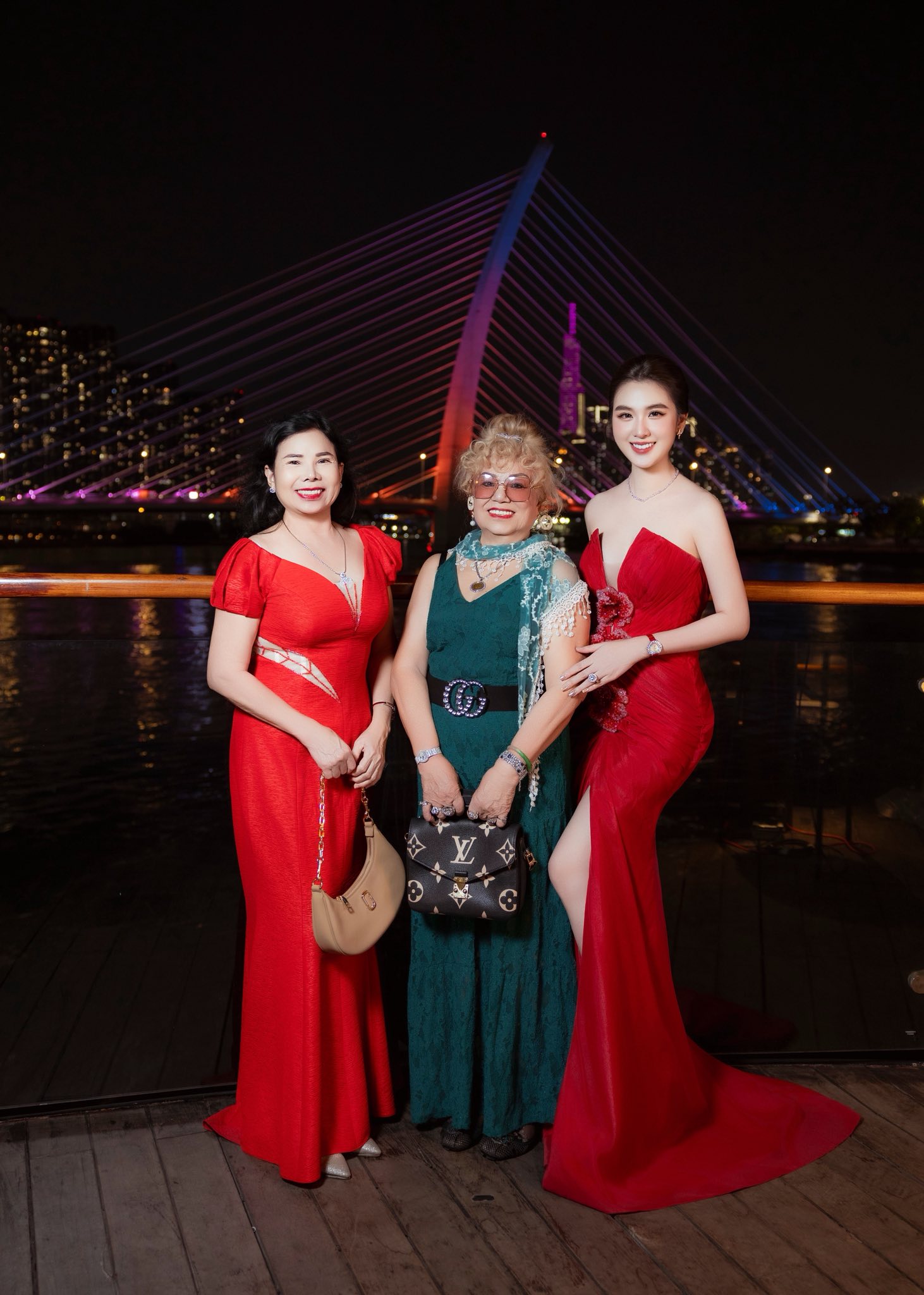 Mỹ nh&acirc;n Việt xuất hiện c&ugrave;ng mẹ của b&aacute;c sĩ thẩm mỹ, lộ th&ecirc;m th&ocirc;ng tin b&eacute; trai vừa c&ocirc;ng khai- Ảnh 3.