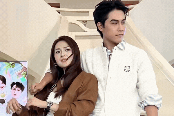 Cặp đ&ocirc;i phim giả t&igrave;nh thật được cả Vbiz đẩy thuyền: Đồng nghiệp gọi l&agrave; "vợ chồng", nh&agrave; trai n&oacute;i 1 c&acirc;u lộ hint hẹn h&ograve;- Ảnh 13.