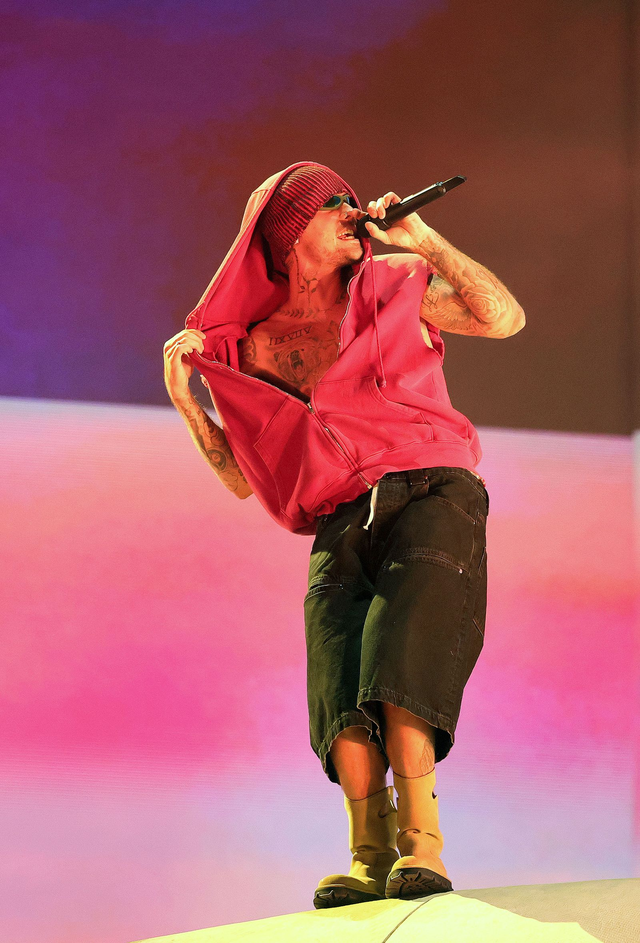 Đế chế Bieber: Thuận vợ thuận chồng l&agrave;m n&ecirc;n cặp kỳ l&acirc;n đếm tiền kh&ocirc;ng xuể- Ảnh 2.