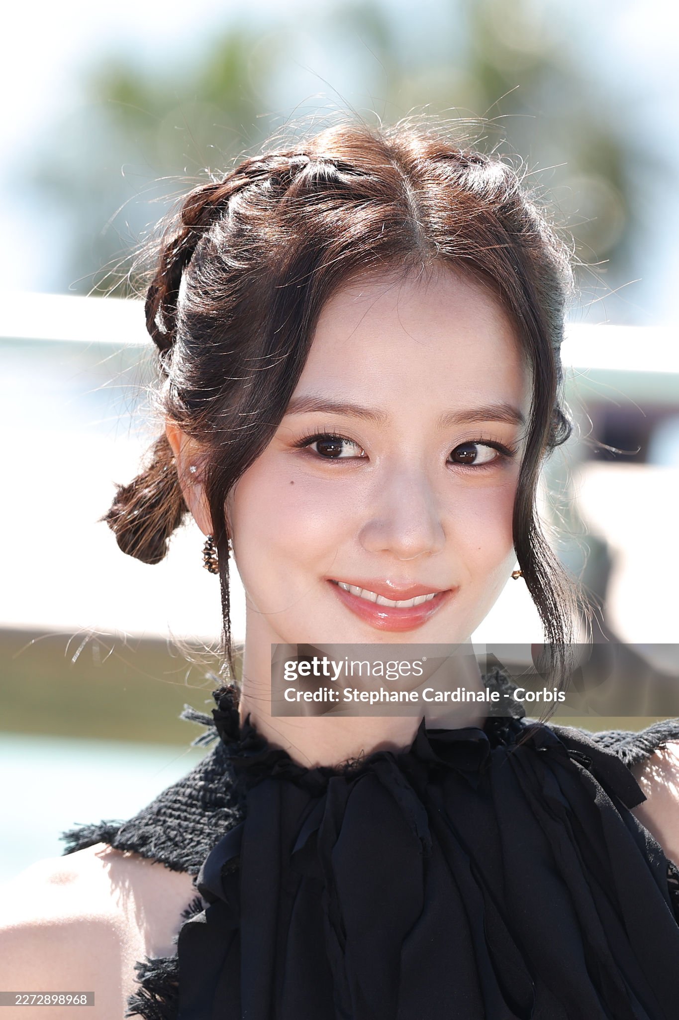Vạn vật ch&agrave;o thua trước nhan sắc tựa "nữ thần" tại Canneseries của Jisoo (BLACKPINK)- Ảnh 6.