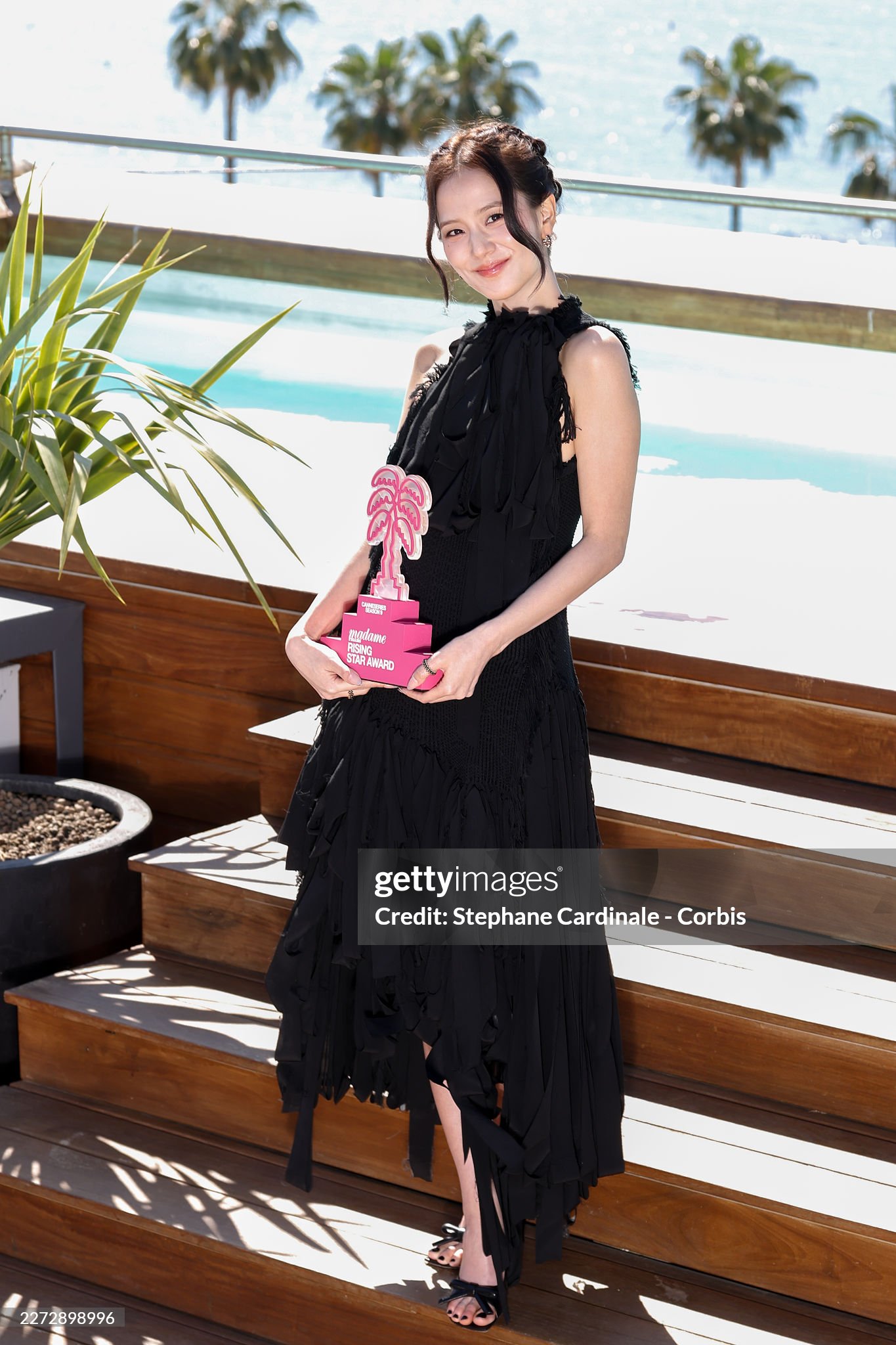 Vạn vật ch&agrave;o thua trước nhan sắc tựa "nữ thần" tại Canneseries của Jisoo (BLACKPINK)- Ảnh 9.