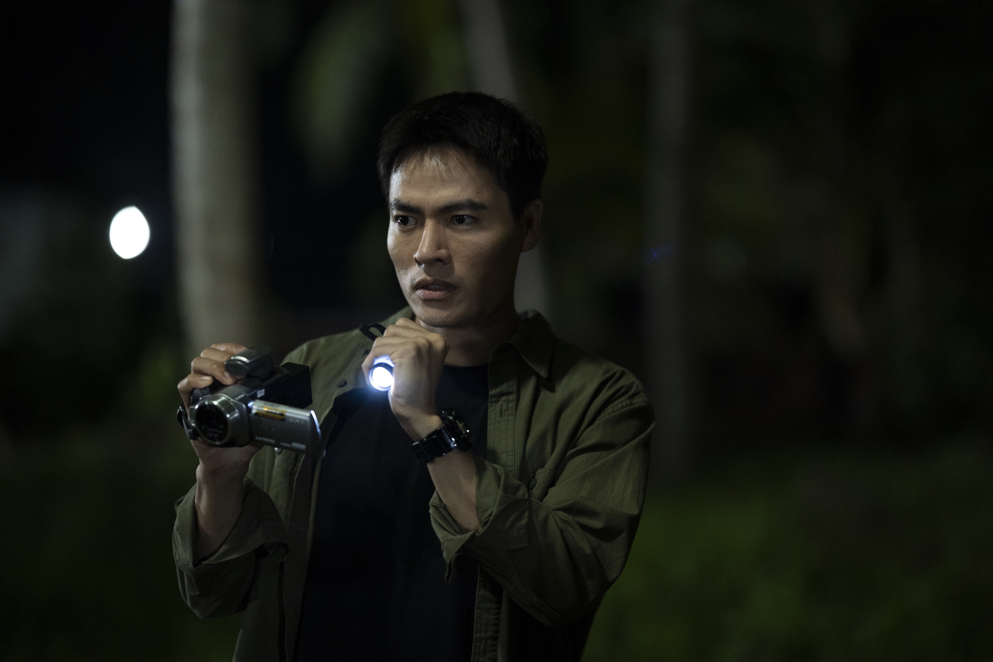 Cuối c&ugrave;ng cũng c&oacute; phim Việt vượt qua Ph&iacute; Ph&ocirc;ng chiếm top 1 ph&ograve;ng v&eacute;, nam ch&iacute;nh cả đời chưa từng diễn hay đến thế- Ảnh 5.