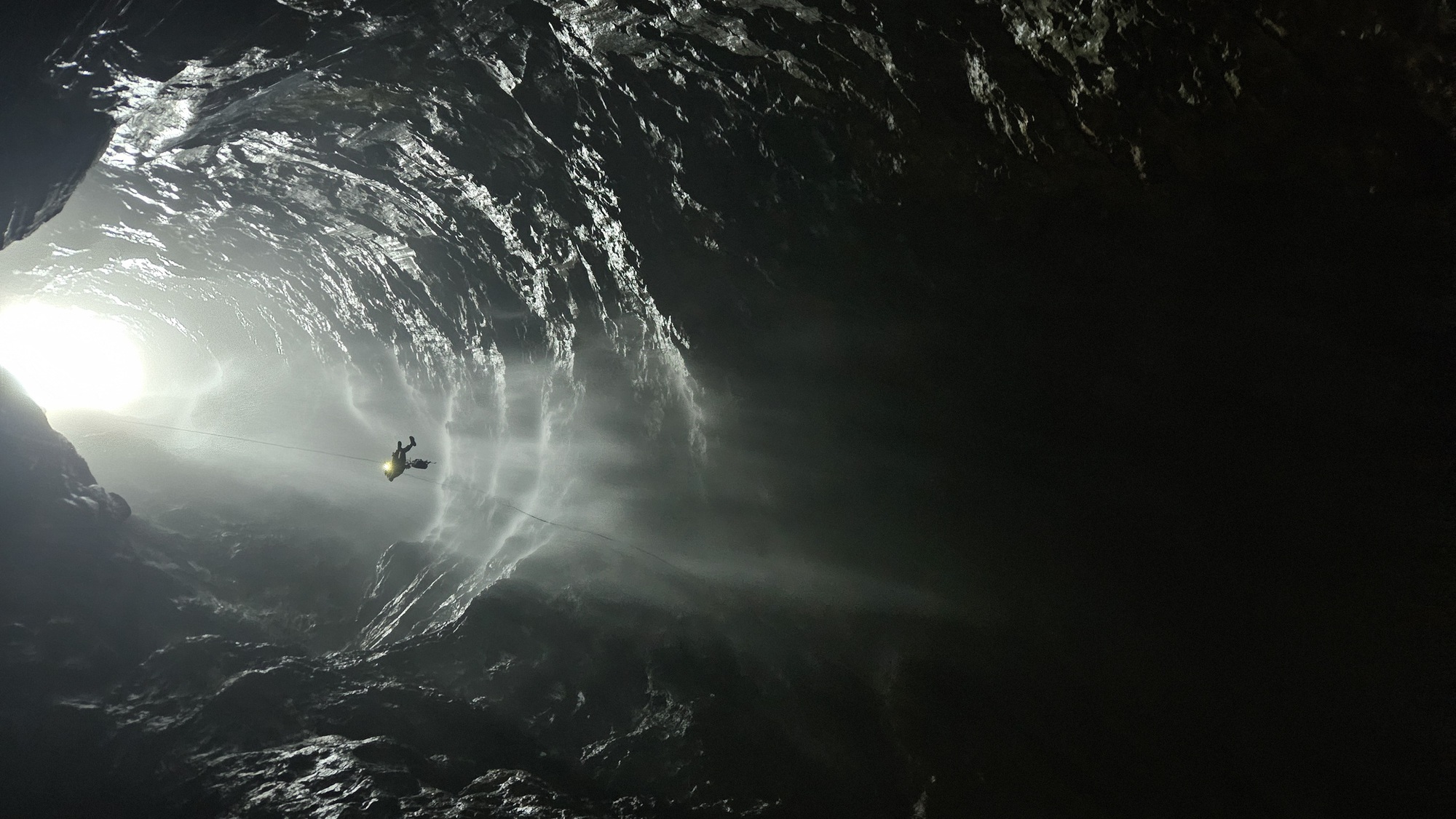 Cho&aacute;ng ngợp với h&igrave;nh ảnh 26 hang động mới ở Phong Nha - Kẻ B&agrave;ng vừa ph&aacute;t hiện- Ảnh 2.