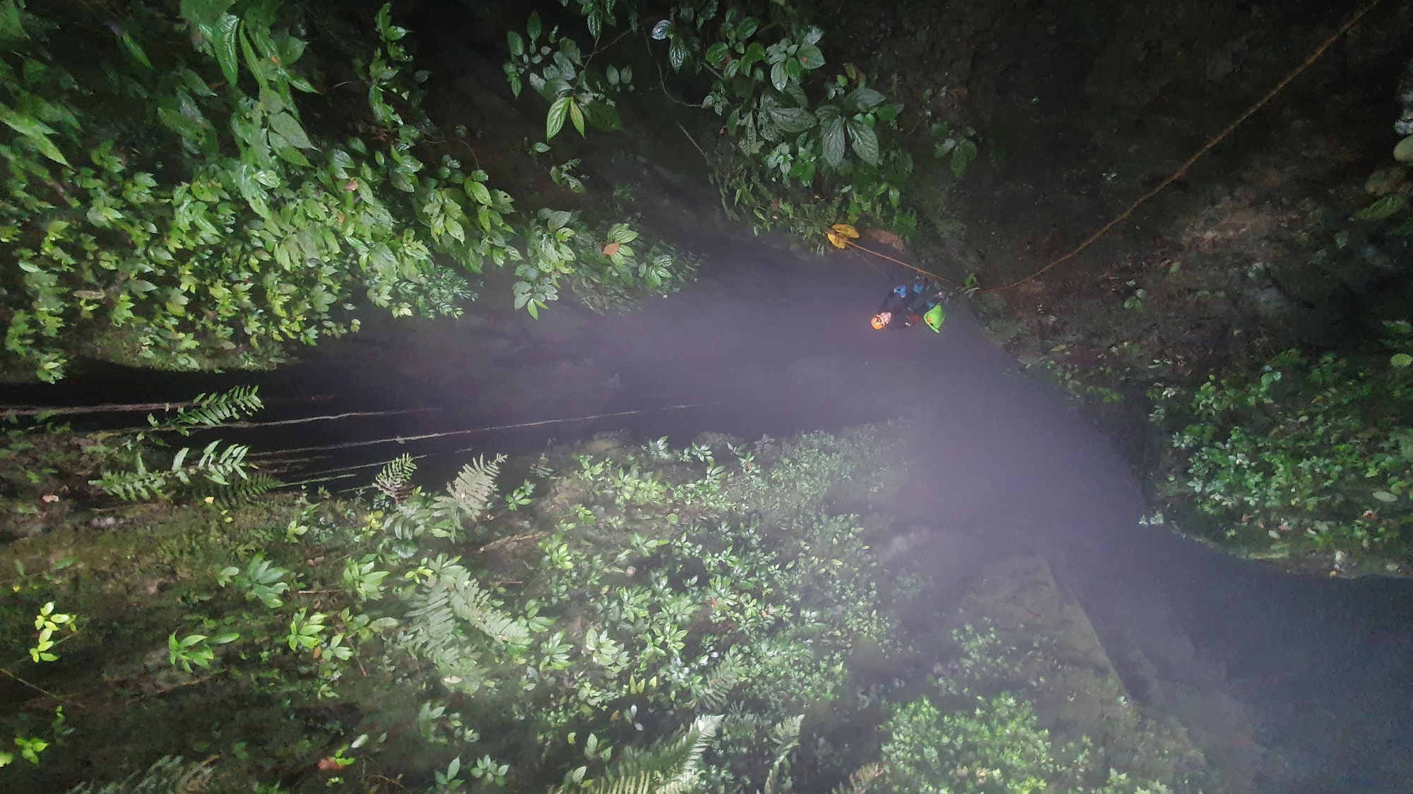 Cho&aacute;ng ngợp với h&igrave;nh ảnh 26 hang động mới ở Phong Nha - Kẻ B&agrave;ng vừa ph&aacute;t hiện- Ảnh 4.