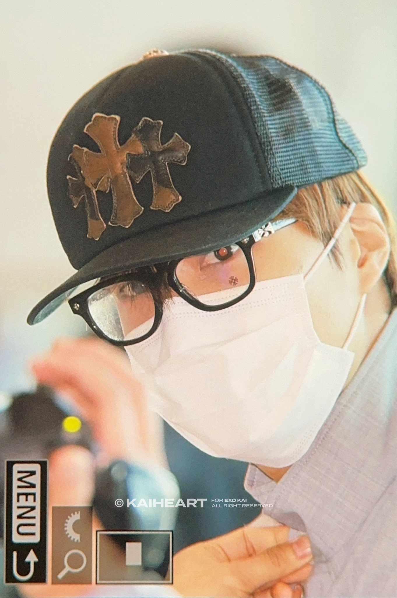 EXO lần đầu đổ bộ Việt Nam l&agrave;m concert: Mải m&ecirc; "say hi" khiến fan m&ecirc; qu&ecirc;n lối về!- Ảnh 6.