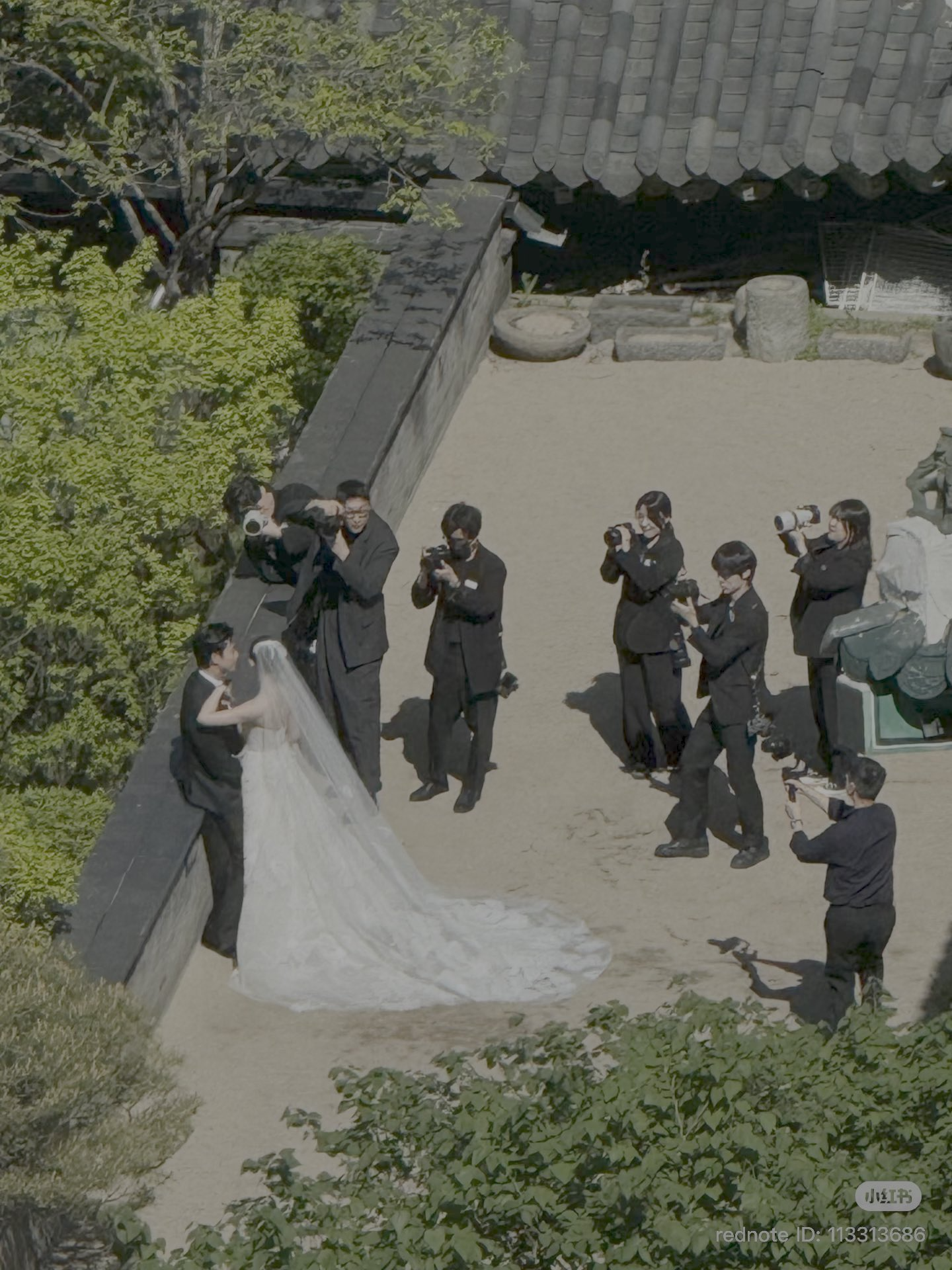 Đ&aacute;m cưới hot nhất showbiz h&ocirc;m nay: 2PM t&aacute;i hợp, c&ocirc; d&acirc;u ch&uacute; rể lộ diện theo c&aacute;ch kh&ocirc;ng ai ngờ- Ảnh 1.