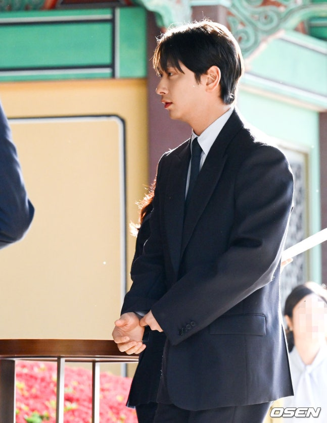 Đ&aacute;m cưới hot nhất showbiz h&ocirc;m nay: 2PM t&aacute;i hợp, c&ocirc; d&acirc;u ch&uacute; rể lộ diện theo c&aacute;ch kh&ocirc;ng ai ngờ- Ảnh 13.