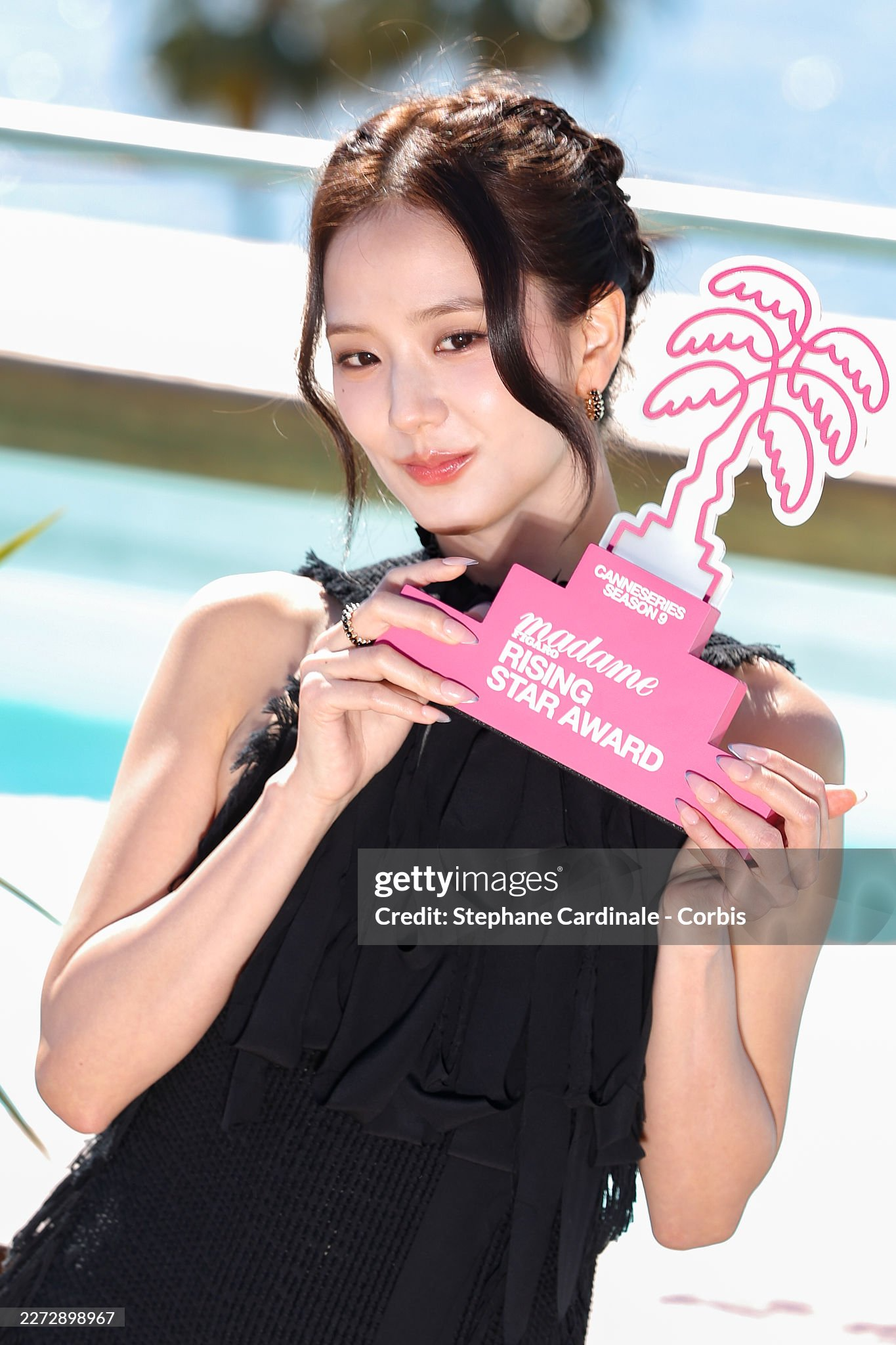 Vạn vật ch&agrave;o thua trước nhan sắc tựa "nữ thần" tại Canneseries của Jisoo (BLACKPINK)- Ảnh 4.
