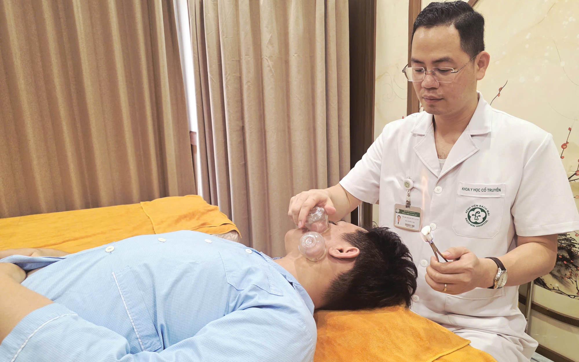 Người đ&agrave;n &ocirc;ng 49 tuổi ở H&agrave; Nội kh&ocirc;ng n&oacute;i được, giảm nhận thức sau đột quỵ: Chỉ sau 3 ng&agrave;y l&agrave;m 1 việc, điều kỳ diệu đ&atilde; xảy ra - Ảnh 2.