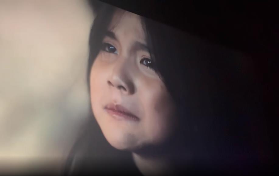 B&ecirc;n cạnh sao nh&iacute; Nina, Ph&iacute; Ph&ocirc;ng cũng c&oacute; một b&eacute; g&aacute;i &ldquo;Mon nhỏ&rdquo; g&acirc;y thương nhớ - Ảnh 1.