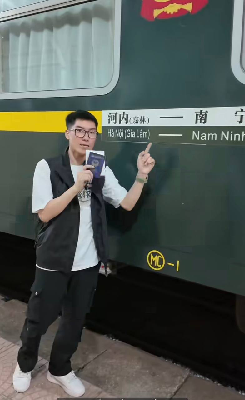 C&oacute; g&igrave; ở chuyến t&agrave;u H&agrave; Nội đi Quảng T&acirc;y (Trung Quốc) gi&aacute; 1 triệu đồng g&acirc;y sốt s&aacute;t lễ 30/4? - Ảnh 1.