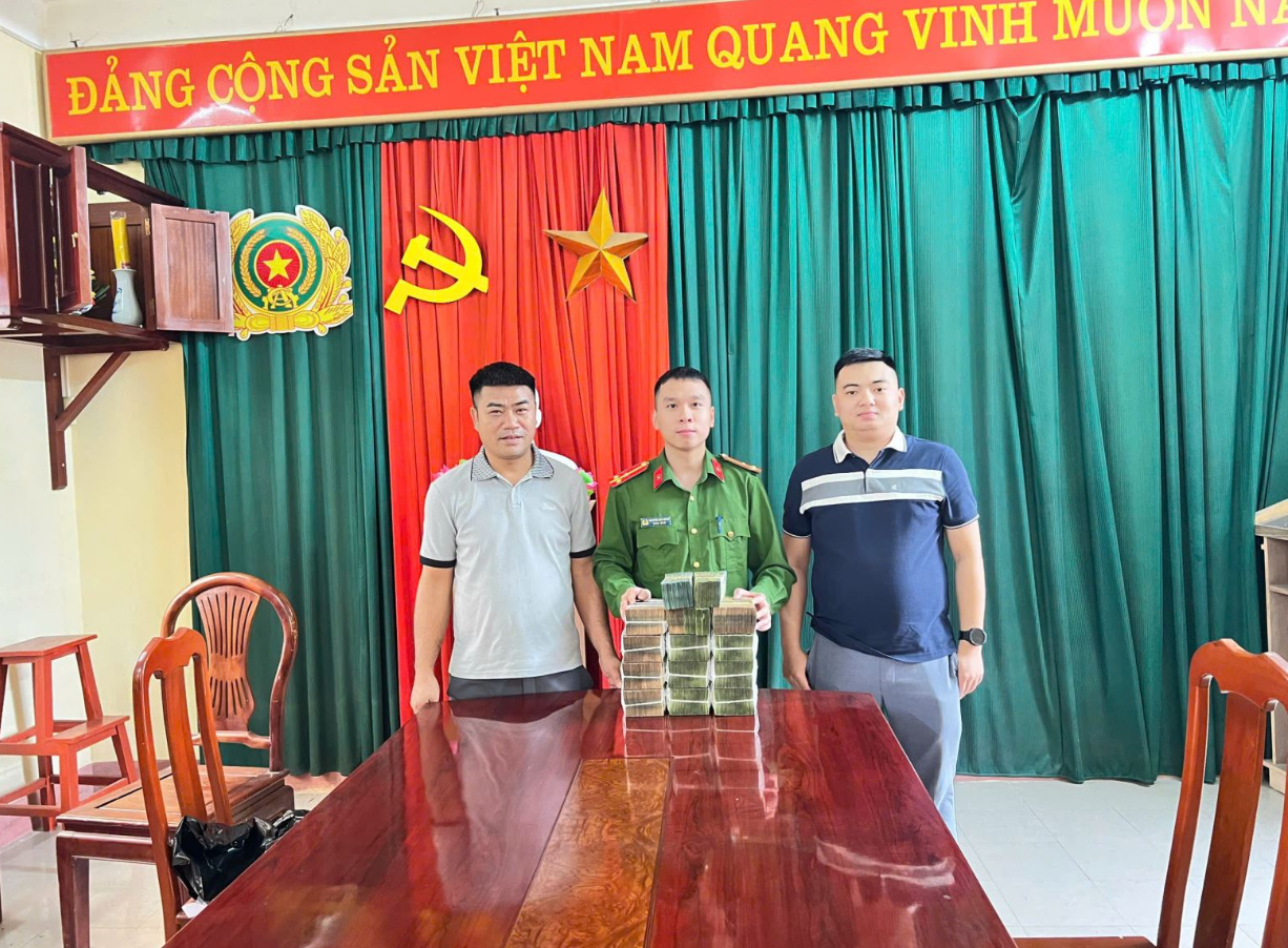 T&agrave;i khoản ng&acirc;n h&agrave;ng ACB Đ&agrave;o Đ&igrave;nh Qu&acirc;n ph&aacute;t sinh giao dịch 2,1 tỷ đồng: C&ocirc;ng an lập tức mời người đ&agrave;n &ocirc;ng sinh năm 1981 l&ecirc;n l&agrave;m việc- Ảnh 1.