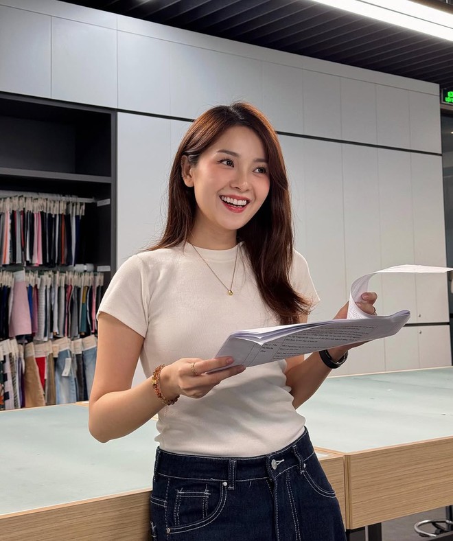 Việt Nam c&oacute; th&ecirc;m 1 nữ ch&iacute;nh ng&ocirc;n t&igrave;nh "tho&aacute;t v&ograve;ng": Gương mặt đẹp như mối t&igrave;nh đầu, mặc đơn giản m&agrave; cuốn d&atilde; man- Ảnh 13.