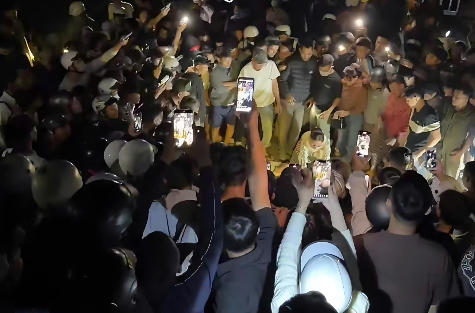 Ph&aacute;t hiện 2 thi thể nam v&agrave; nữ dưới hồ nước- Ảnh 2.