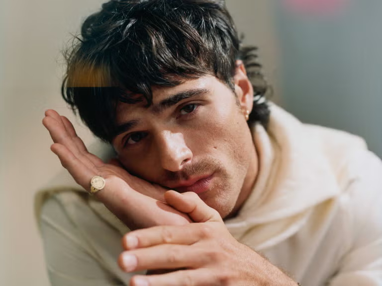 Kendall Jenner do dự trong t&igrave;nh y&ecirc;u mới với "ch&agrave;ng thơ" Hollywood- Ảnh 4.