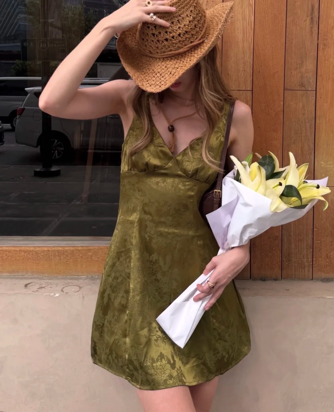 C&agrave;ng tối giản c&agrave;ng sang: C&ocirc; n&agrave;ng n&agrave;y đang mặc theo chuẩn tinh thần &ldquo;old money&rdquo;- Ảnh 6.