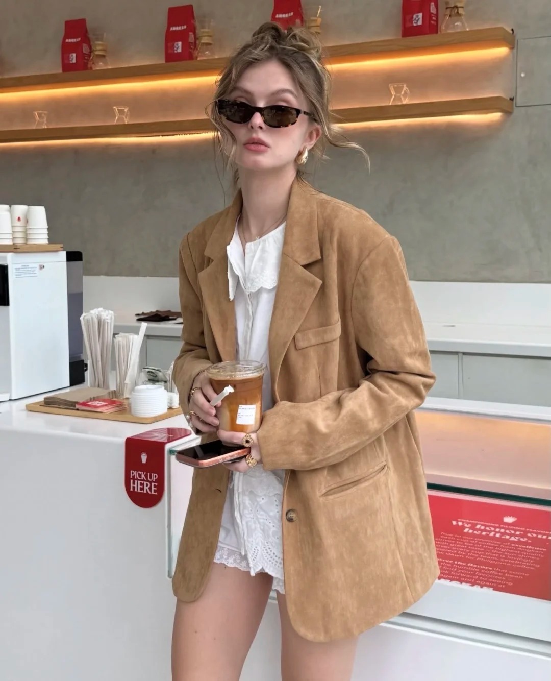 C&agrave;ng tối giản c&agrave;ng sang: C&ocirc; n&agrave;ng n&agrave;y đang mặc theo chuẩn tinh thần &ldquo;old money&rdquo;- Ảnh 12.