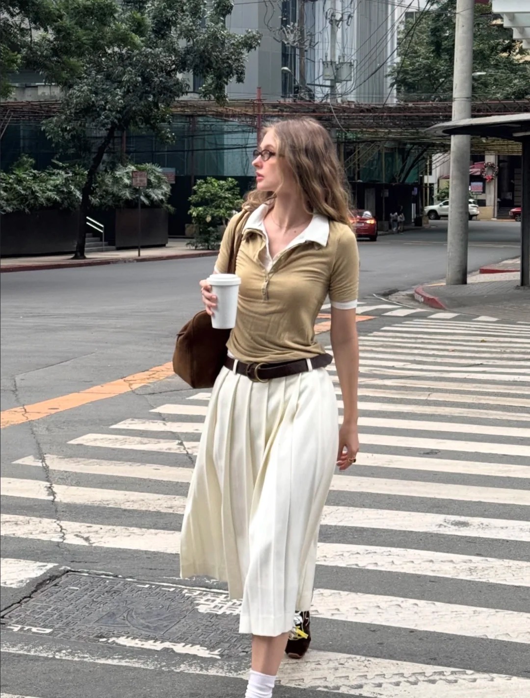 C&agrave;ng tối giản c&agrave;ng sang: C&ocirc; n&agrave;ng n&agrave;y đang mặc theo chuẩn tinh thần &ldquo;old money&rdquo;- Ảnh 13.