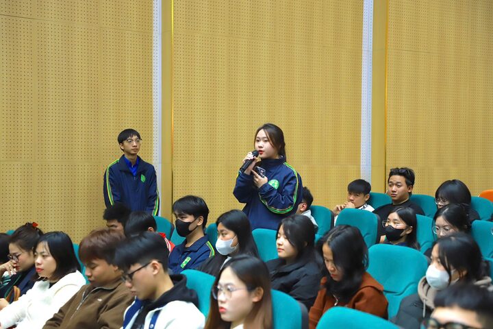 Sinh vi&ecirc;n bức x&uacute;c v&igrave; phải tham gia CLB 2 năm, Học viện N&ocirc;ng nghiệp Việt Nam l&ecirc;n tiếng- Ảnh 1.