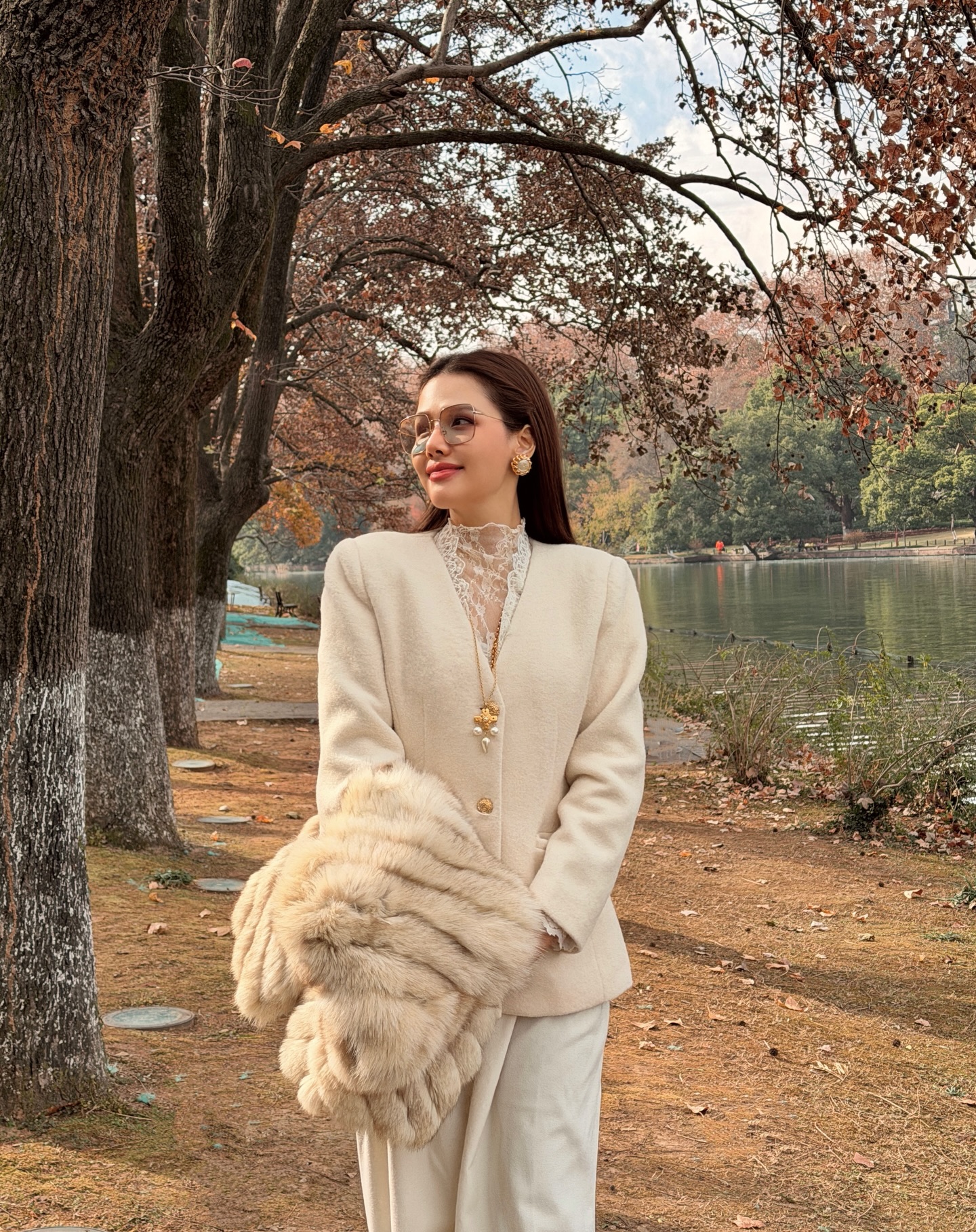 Mỹ nh&acirc;n VTV r&uacute;t lui khỏi showbiz sau lấy chồng TGĐ tập đo&agrave;n ngh&igrave;n tỷ, U40 m&agrave; đẹp cỡ n&agrave;y- Ảnh 3.