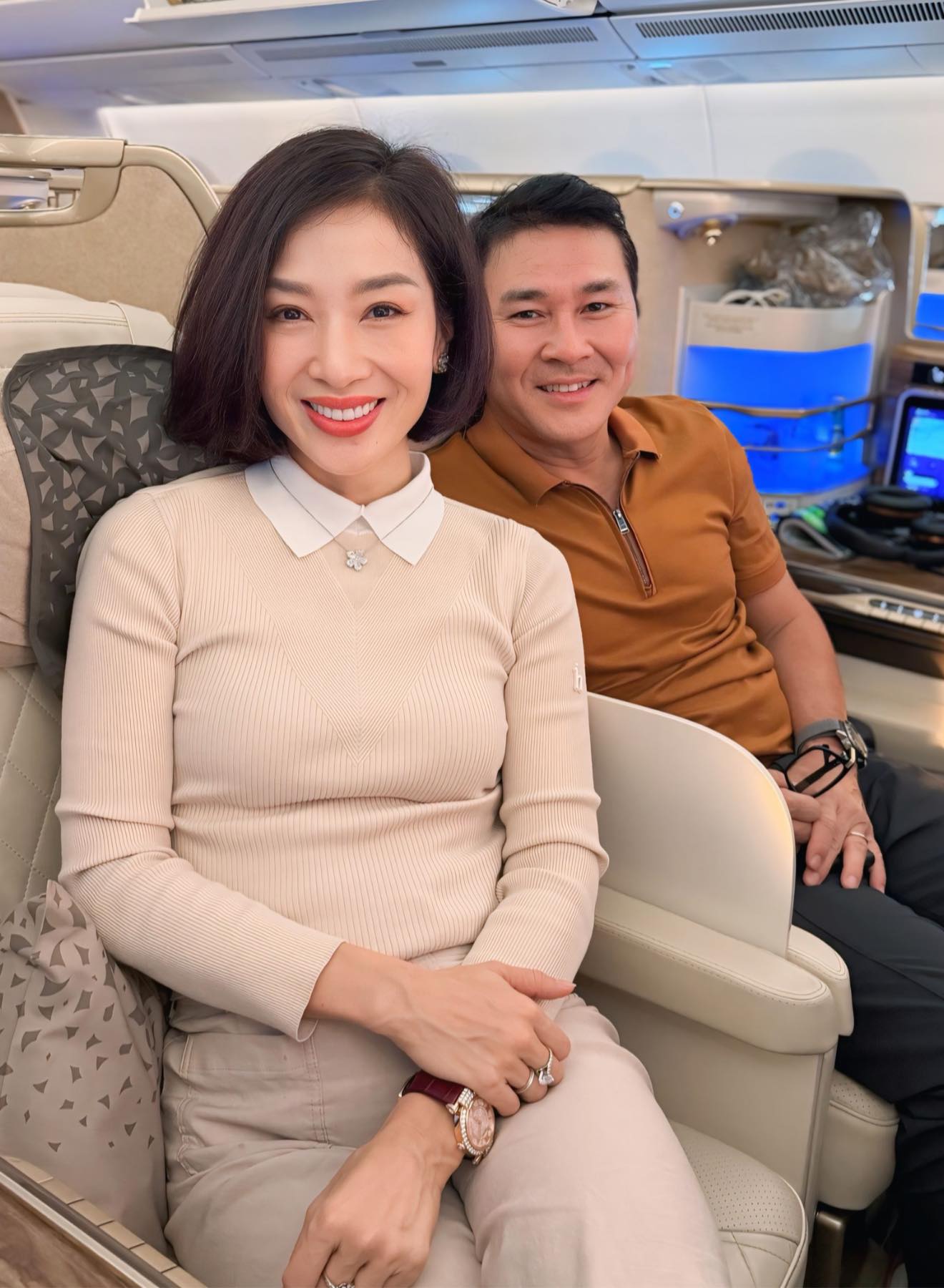 Nhan sắc hoa kh&ocirc;i cưới đại gia "ngh&egrave;o nhất trong số những người theo đuổi", giờ ở biệt thự 200 tỷ- Ảnh 8.