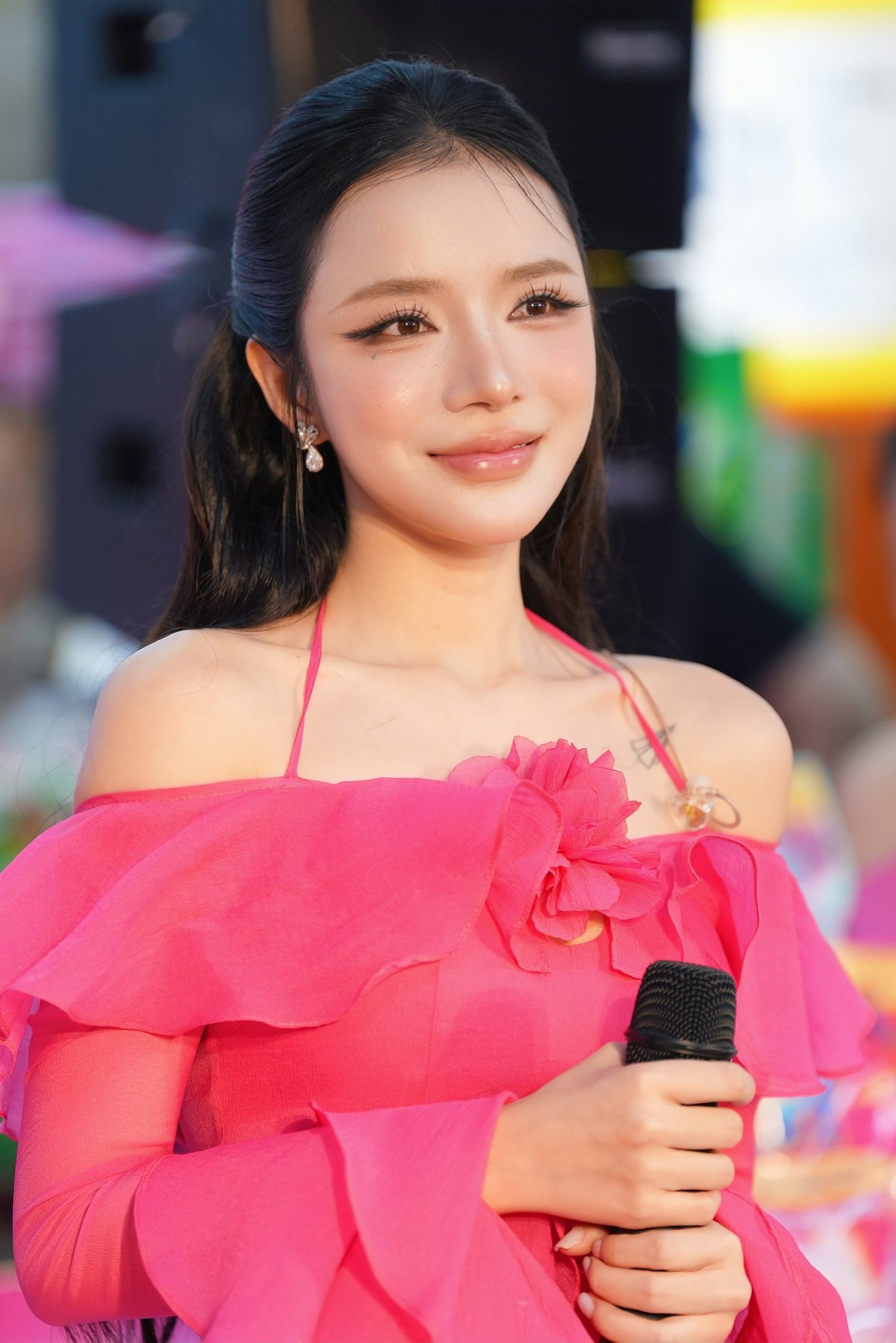 Mỹ nh&acirc;n Việt trăm tỷ s&aacute;ng t&aacute;c cả rổ hit nhưng cứ h&aacute;t l&agrave; flop, bị ch&ecirc; thẳng &ldquo;giọng kh&ocirc;ng bằng AI&rdquo;- Ảnh 6.