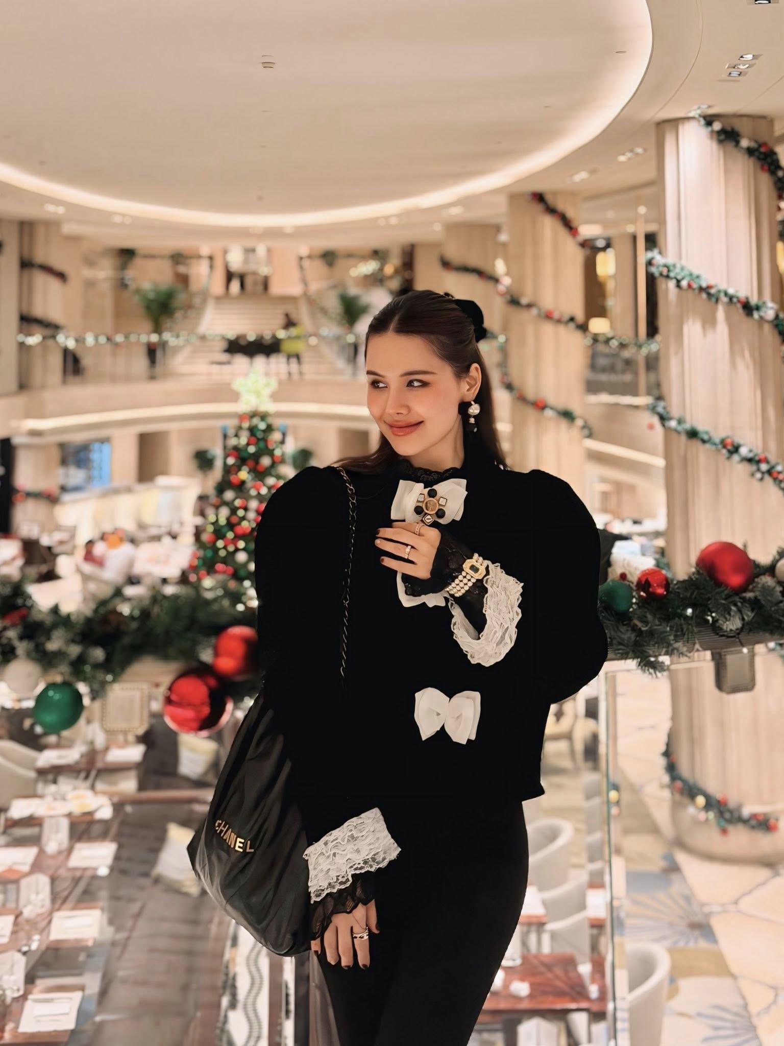 Mỹ nh&acirc;n VTV r&uacute;t lui khỏi showbiz sau lấy chồng TGĐ tập đo&agrave;n ngh&igrave;n tỷ, U40 m&agrave; đẹp cỡ n&agrave;y- Ảnh 7.