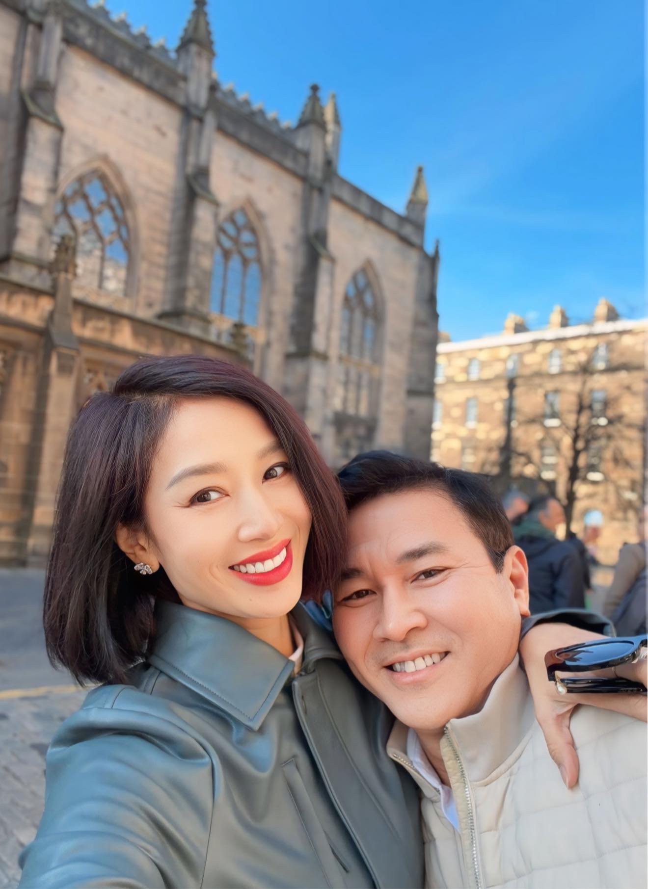 Nhan sắc hoa kh&ocirc;i cưới đại gia "ngh&egrave;o nhất trong số những người theo đuổi", giờ ở biệt thự 200 tỷ- Ảnh 6.