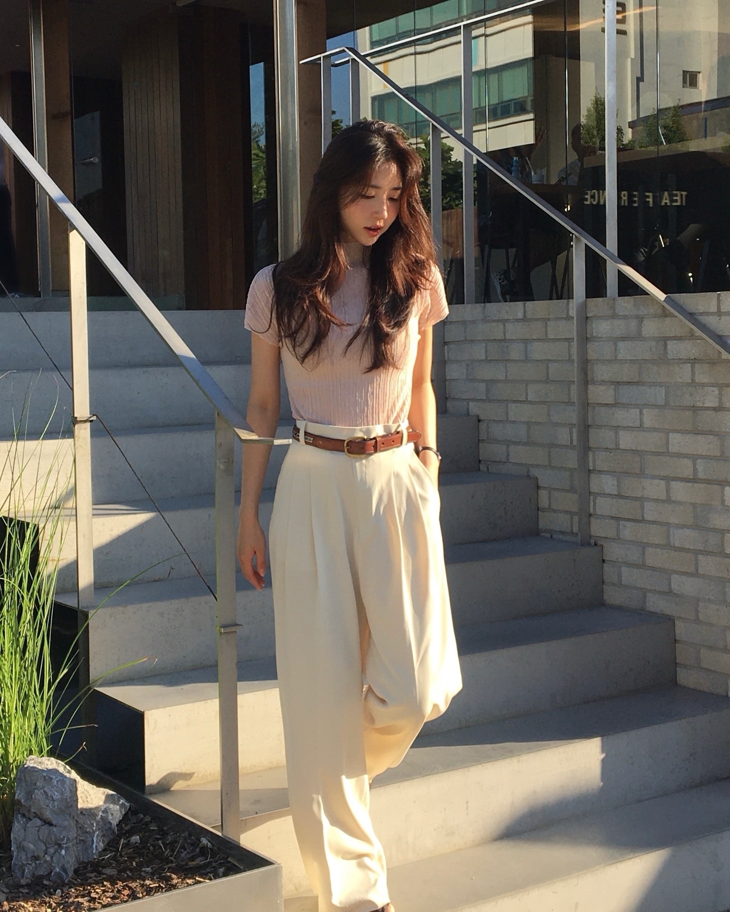 Top 5 m&oacute;n thời trang hack tuổi xuất sắc, gi&uacute;p mặc đẹp mọi l&uacute;c mọi nơi- Ảnh 9.